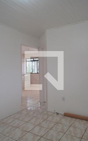 Casa para alugar com 80m², 2 quartos e sem vaga Casa para alugar com 80m², 2 quartos e sem vagaSala