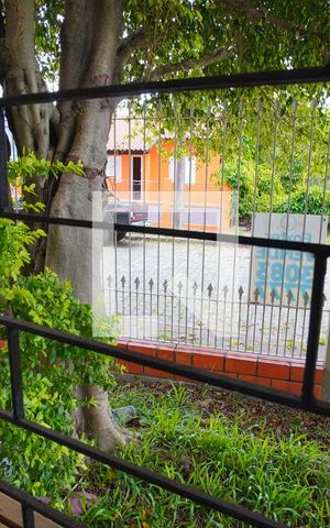 Casa à venda com 180m², 3 quartos e 3 vagasSala - Vista