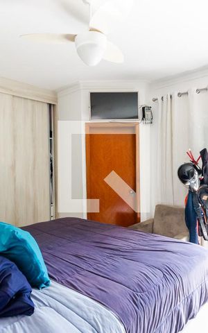 Apartamento à venda com 200m², 3 quartos e 2 vagas Apartamento à venda com 200m², 3 quartos e 2 vagasSuíte