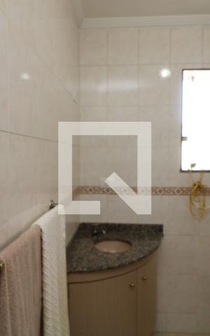 Casa à venda com 200m², 3 quartos e 2 vagasBanheiro do Quarto 2