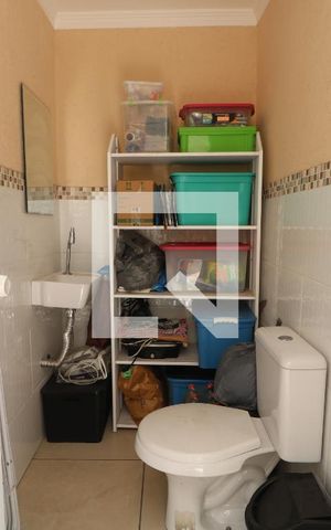 Casa à venda com 200m², 3 quartos e 2 vagasBanheiro Churrasqueira