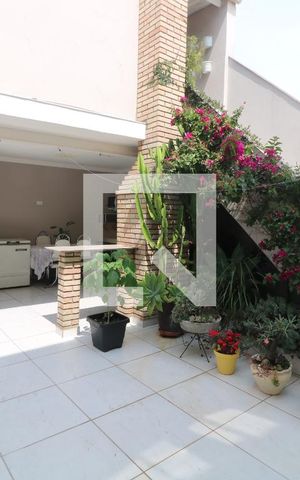 Casa à venda com 200m², 3 quartos e 2 vagasÁrea Externa