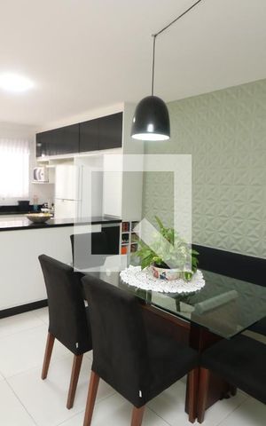 Casa à venda com 200m², 3 quartos e 2 vagasCopa