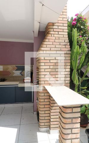Casa à venda com 200m², 3 quartos e 2 vagasChurrasqueira