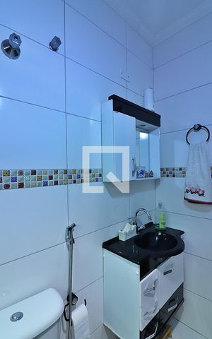 Casa à venda com 220m², 2 quartos e 3 vagasQuarto 2 - Suíte Banheiro