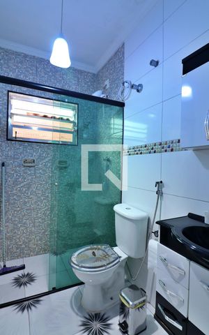 Casa à venda com 220m², 2 quartos e 3 vagasQuarto 2 - Suíte Banheiro