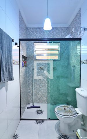 Casa à venda com 220m², 2 quartos e 3 vagasQuarto 2 - Suíte Banheiro
