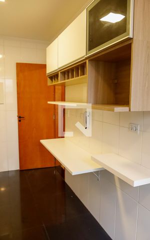 Apartamento para alugar com 65m², 2 quartos e 1 vagaCozinha