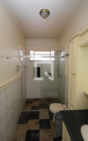 Casa para alugar com 377m², 4 quartos e 3 vagasBanheiro