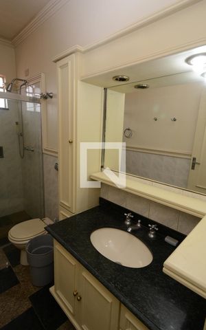 Casa para alugar com 377m², 4 quartos e 3 vagasBanheiro