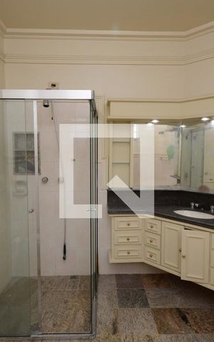 Casa para alugar com 377m², 4 quartos e 3 vagasBanheiro da Suíte master