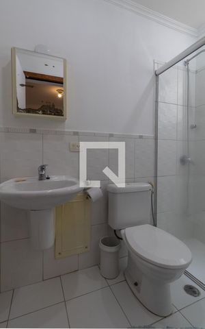 Casa à venda com 232m², 3 quartos e 2 vagas Casa à venda com 232m², 3 quartos e 2 vagasBanheiro Suíte 2
