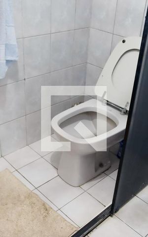 Casa à venda com 377m², 4 quartos e 4 vagas Casa à venda com 377m², 4 quartos e 4 vagasBanheiro da Suíte 3