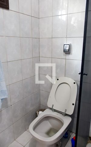 Casa à venda com 377m², 4 quartos e 4 vagas Casa à venda com 377m², 4 quartos e 4 vagasBanheiro da Suíte 3