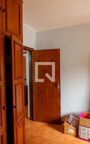 Casa à venda com 377m², 4 quartos e 4 vagas Casa à venda com 377m², 4 quartos e 4 vagasQuarto 1 suíte