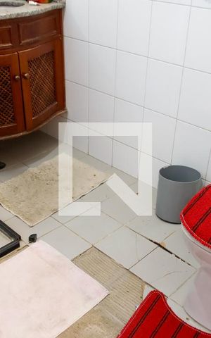 Casa à venda com 377m², 4 quartos e 4 vagas Casa à venda com 377m², 4 quartos e 4 vagasBanheiro da Suíte 2