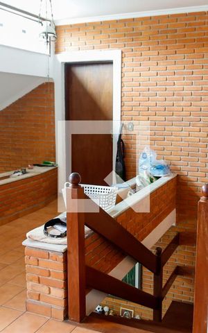 Casa à venda com 377m², 4 quartos e 4 vagas Casa à venda com 377m², 4 quartos e 4 vagasÁrea comum