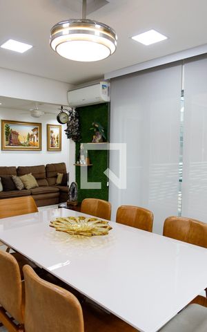 Casa à venda com 130m², 2 quartos e 3 vagas Casa à venda com 130m², 2 quartos e 3 vagasCozinha