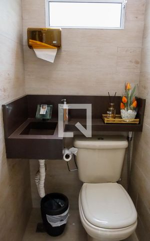Casa à venda com 130m², 2 quartos e 3 vagas Casa à venda com 130m², 2 quartos e 3 vagasLavabo