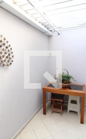 Casa de condomínio à venda com 155m², 3 quartos e 2 vagasSala - Varanda