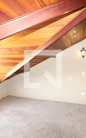 Casa de condomínio à venda com 155m², 3 quartos e 2 vagasSótão