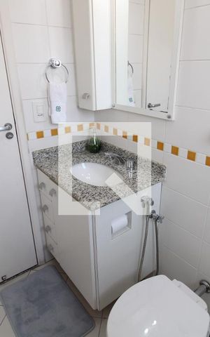 Casa de condomínio à venda com 155m², 3 quartos e 2 vagasBanheiro 2