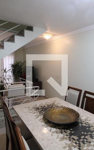 Casa de condomínio à venda com 155m², 3 quartos e 2 vagasSala