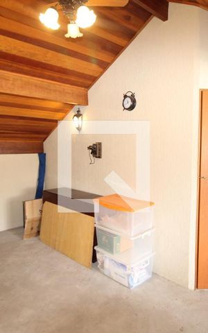 Casa de condomínio à venda com 155m², 3 quartos e 2 vagasSótão