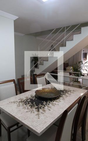 Casa de condomínio à venda com 155m², 3 quartos e 2 vagasSala
