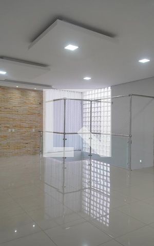 Casa à venda com 220m², 3 quartos e 4 vagas Casa à venda com 220m², 3 quartos e 4 vagasSala/Cozinha