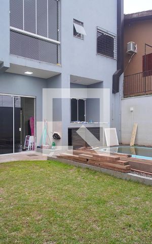 Casa à venda com 220m², 3 quartos e 4 vagas Casa à venda com 220m², 3 quartos e 4 vagasQuintal