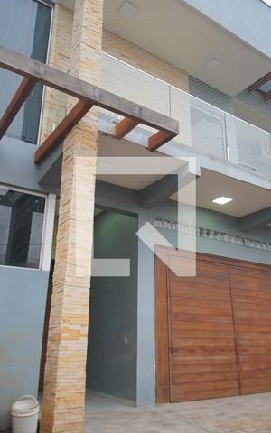 Casa à venda com 220m², 3 quartos e 4 vagas Casa à venda com 220m², 3 quartos e 4 vagasÁrea externa