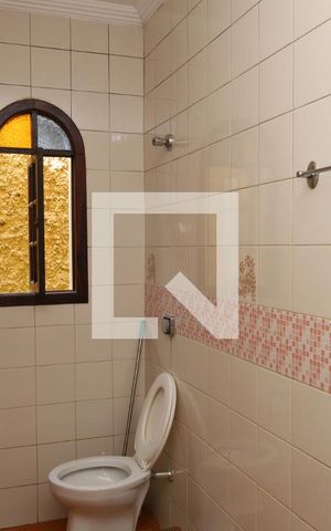 Casa à venda com 250m², 5 quartos e 2 vagasBanheiro 1