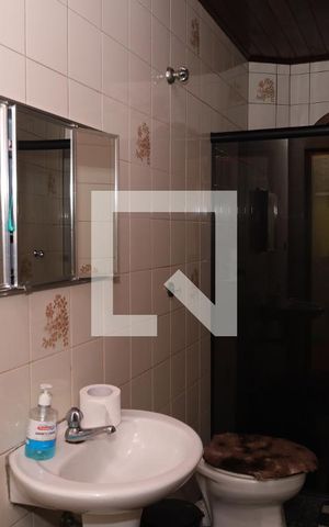 Casa à venda com 250m², 5 quartos e 2 vagasBanheiro 3