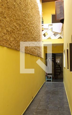 Casa à venda com 250m², 5 quartos e 2 vagasCorredor lateral