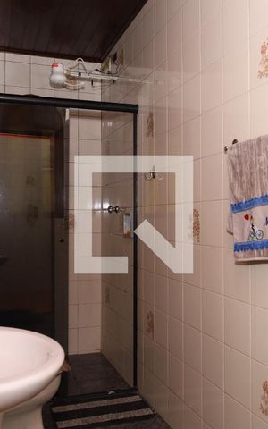 Casa à venda com 250m², 5 quartos e 2 vagasBanheiro 3