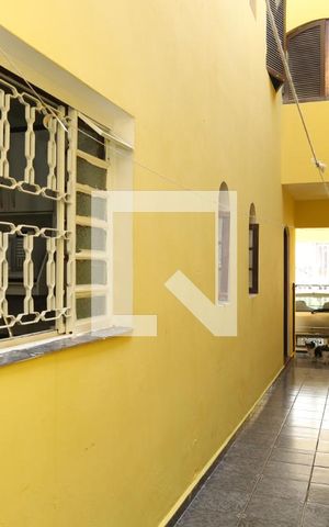 Casa à venda com 250m², 5 quartos e 2 vagasCorredor lateral