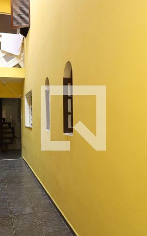 Casa à venda com 250m², 5 quartos e 2 vagasCorredor lateral