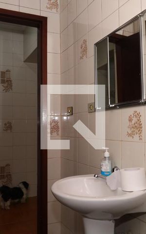 Casa à venda com 250m², 5 quartos e 2 vagasBanheiro 3