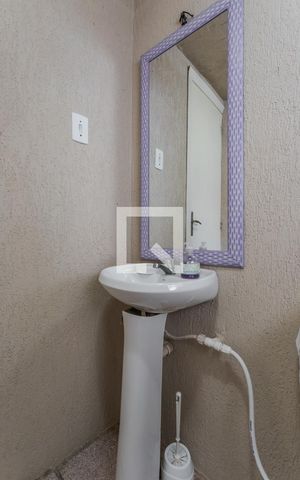 Casa à venda com 250m², 3 quartos e 3 vagas Casa à venda com 250m², 3 quartos e 3 vagasBanheiro
