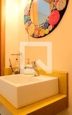 Casa à venda com 182m², 3 quartos e 5 vagasLavabo da Sala