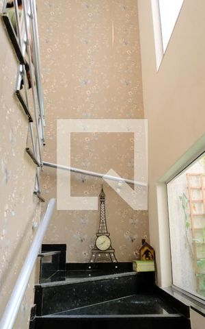 Casa à venda com 182m², 3 quartos e 5 vagasEscada para os Quartos