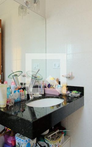 Casa à venda com 182m², 3 quartos e 5 vagasBanheiro da Suíte 1