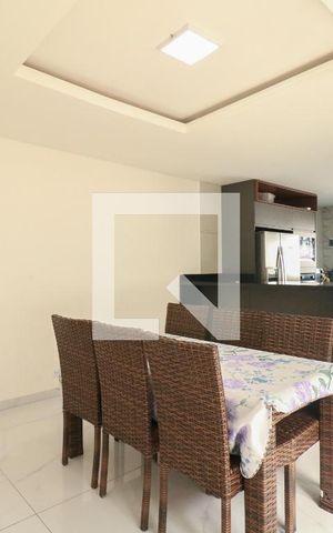 Casa à venda com 330m², 4 quartos e 3 vagas Casa à venda com 330m², 4 quartos e 3 vagasCozinha