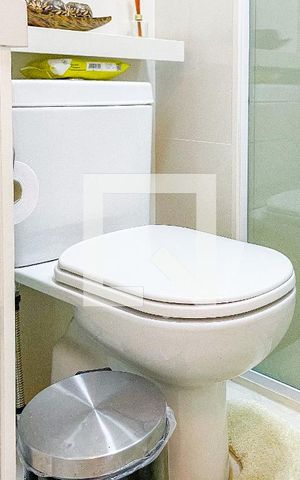 Apartamento para alugar com 74m², 2 quartos e 2 vagas Apartamento para alugar com 74m², 2 quartos e 2 vagasBanheiro