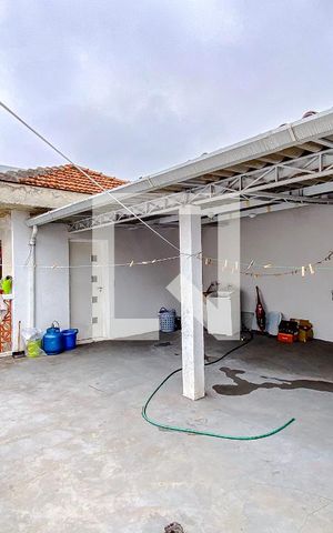 Casa à venda com 230m², 3 quartos e 5 vagasÁrea externa