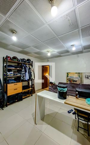 Casa à venda com 230m², 3 quartos e 5 vagasCasa 2