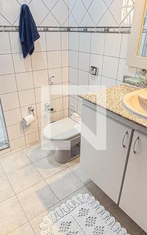 Casa para alugar com 339m², 3 quartos e 5 vagas Casa para alugar com 339m², 3 quartos e 5 vagasBanheiro da Suíte 2