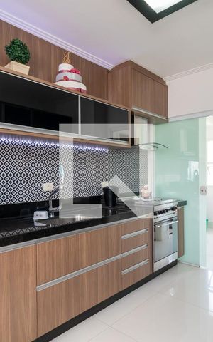 Apartamento para alugar com 122m², 3 quartos e 3 vagasCozinha