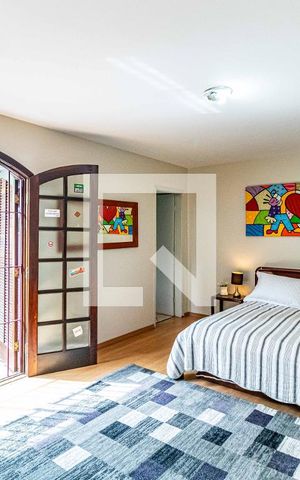 Casa à venda com 180m², 3 quartos e 2 vagas Casa à venda com 180m², 3 quartos e 2 vagasSuite